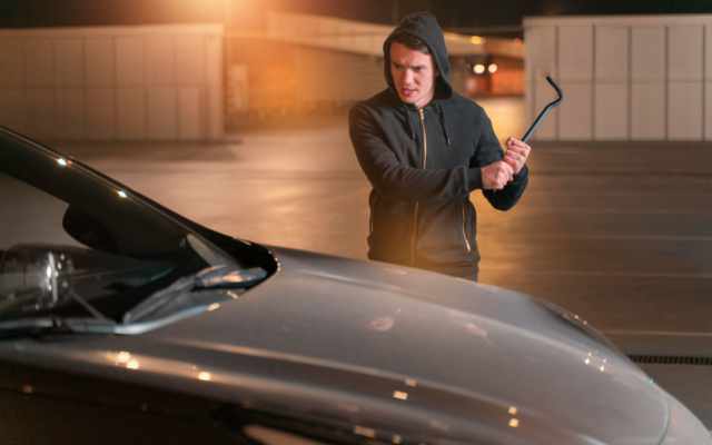 FURTI D'AUTO? MEGLIO NON RISCHIARE